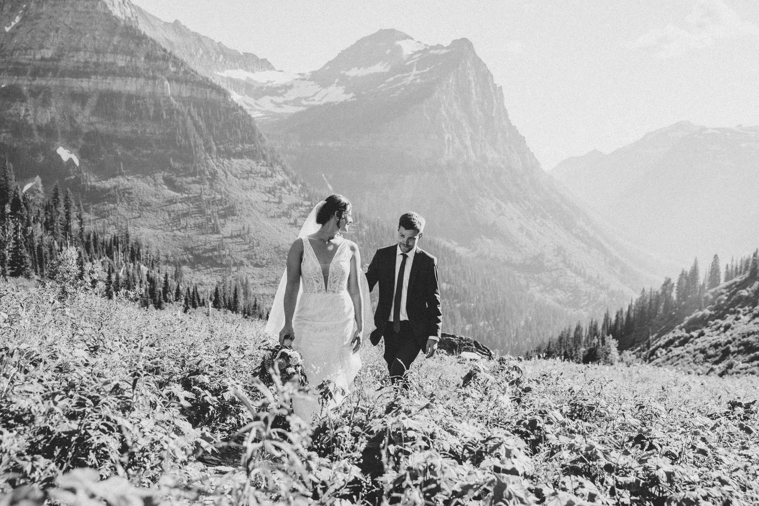 glacier_national_park_evening_adventure_portrait_session_paige_chris-7