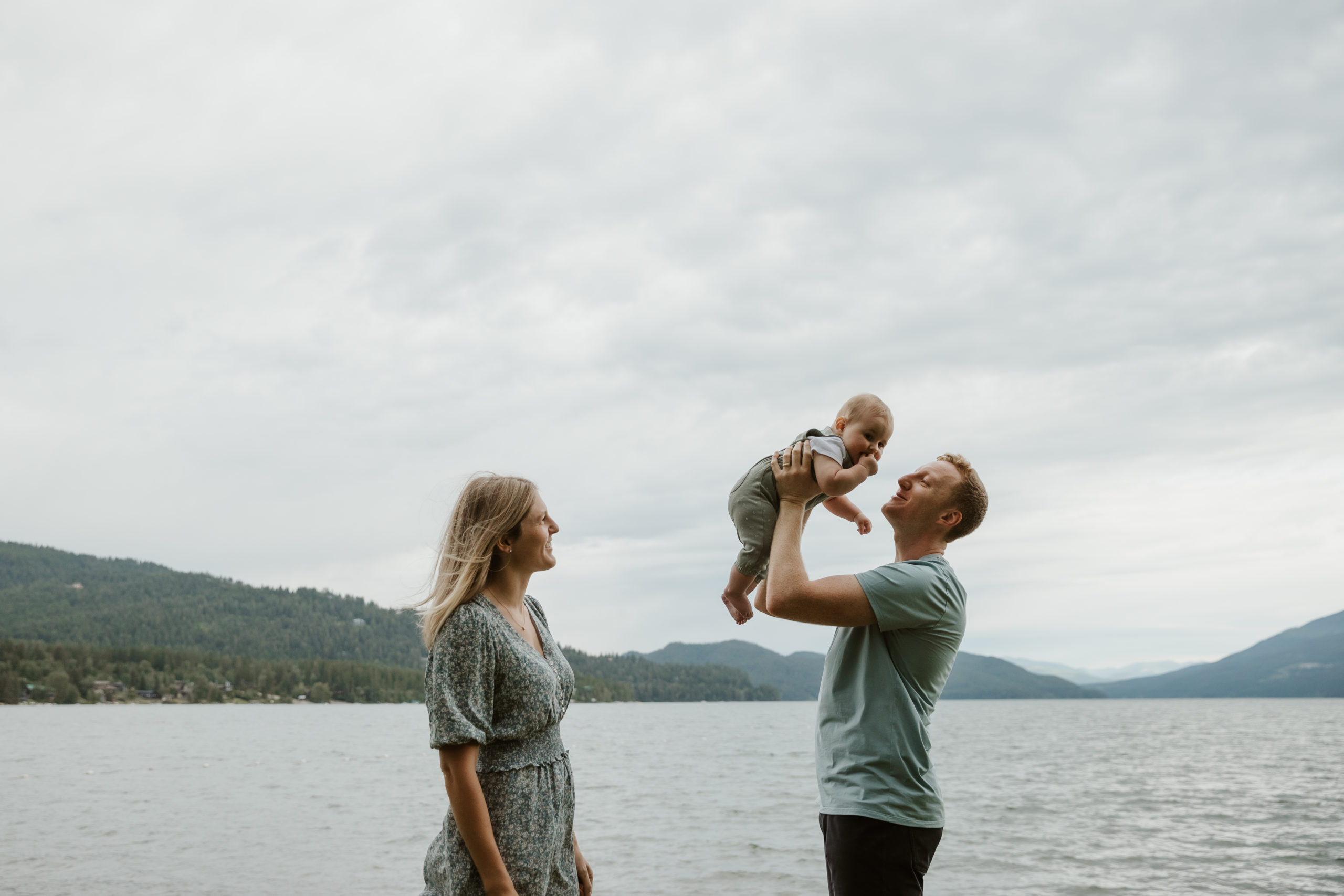 whitefish_city_beach_family_portraits_anna_lex-4