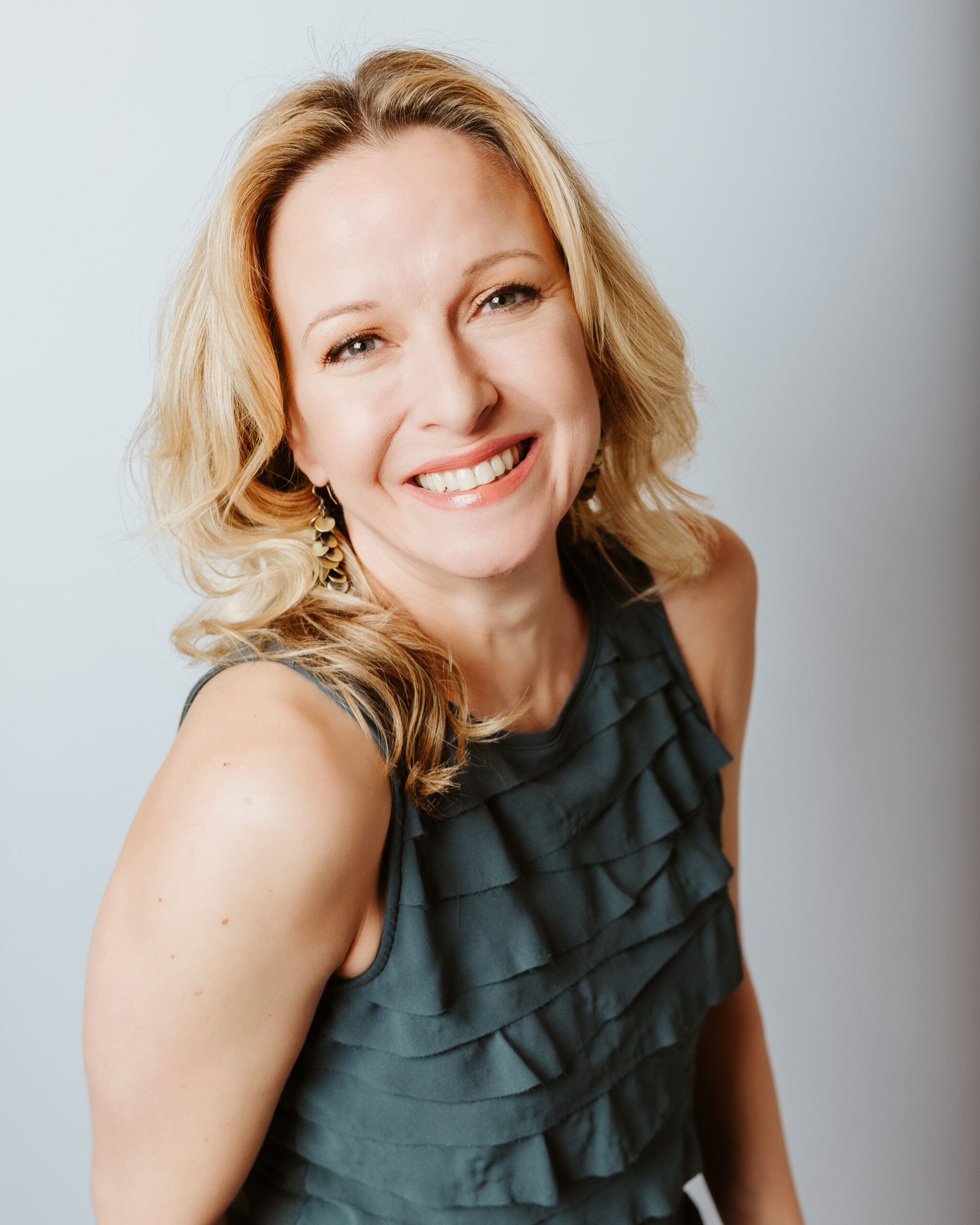 Meredith_P_Studio_Headshots_Winter_2025-9